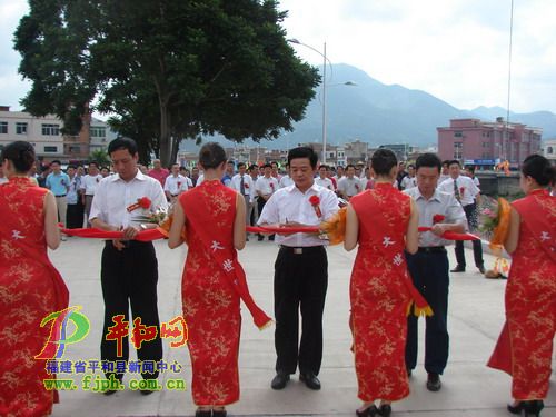 坂仔鎮(zhèn)鎮(zhèn)區(qū)左岸防洪堤工程竣工暨江濱大道通車剪彩儀式