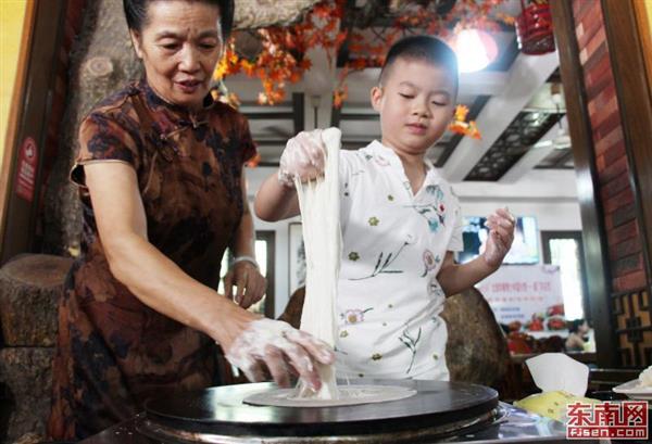 同安薄餅：卷出“媽媽的味道”