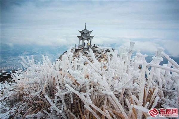 柘榮東獅山迎來降雪