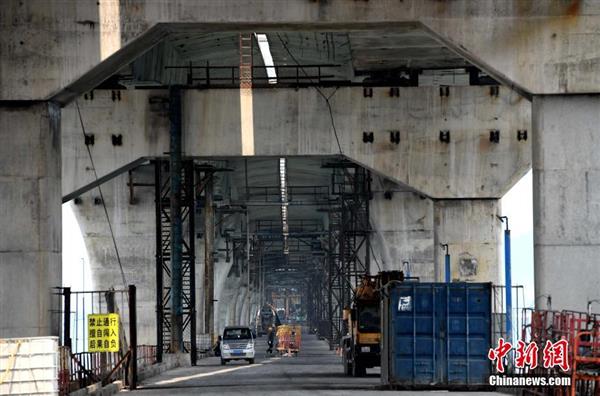 中國首座公路鐵路兩用跨海大橋加快施工進度