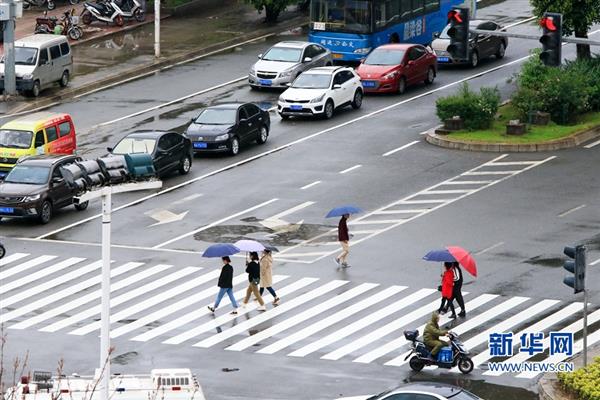 福州：雨中出行