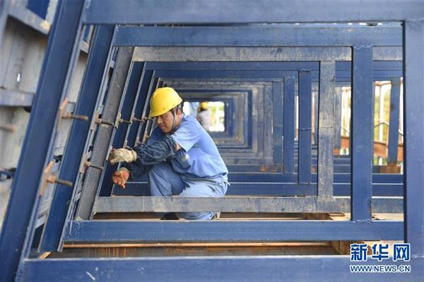 新建福廈鐵路架梁忙