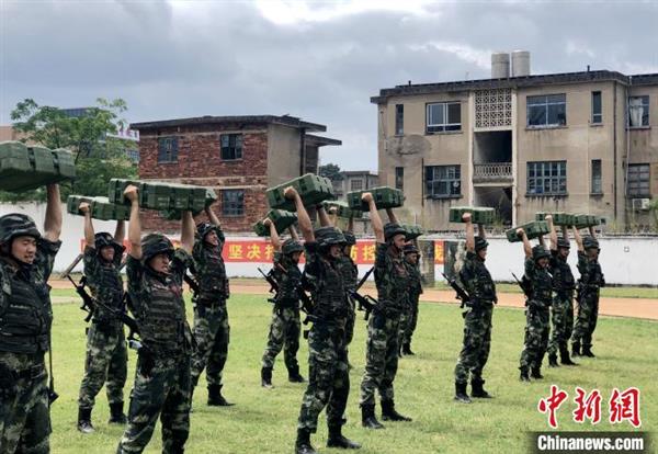 武警福建龍巖支隊(duì)組織特戰(zhàn)訓(xùn)練紀(jì)實(shí)