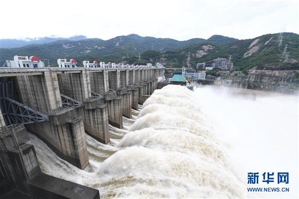 福建水口水電站開(kāi)閘泄洪