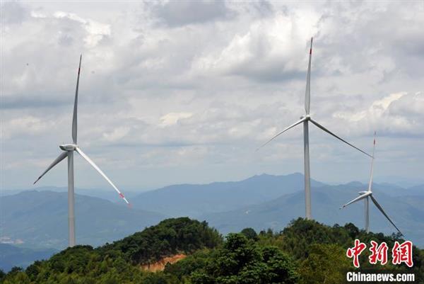 福建永安首個內(nèi)陸風(fēng)電發(fā)電機組陸續(xù)建成