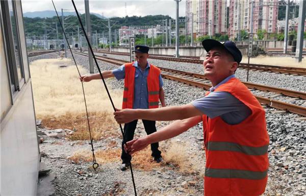 福建鐵路部門全力備戰(zhàn)臺風(fēng)“黑格比”