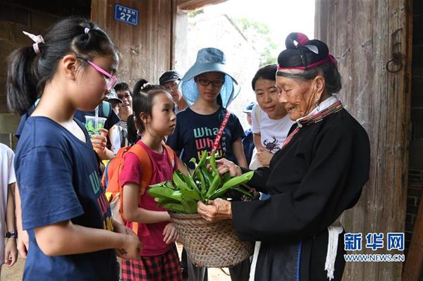 89歲畬族老人鐘蓮嬌為家鄉(xiāng)“代言”