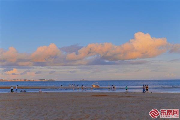 莆田平海嵌頭黃金沙灘：海邊風(fēng)光美 休閑好去處