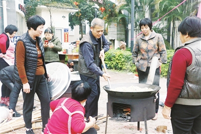 小區(qū)大鍋飯 吃出鄰里情