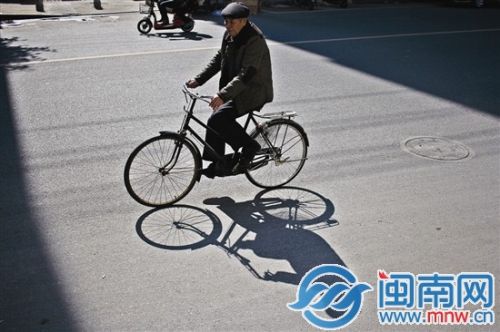 周末冷空氣逗留氣溫仍在20℃以下 天氣干燥勤補(bǔ)水