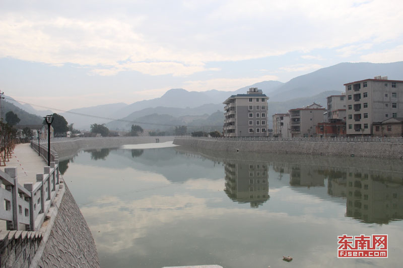 飛鸞：小城鎮(zhèn)綜合改革建設(shè)快步推進(jìn) 濱海城鎮(zhèn)展新顏[組圖]